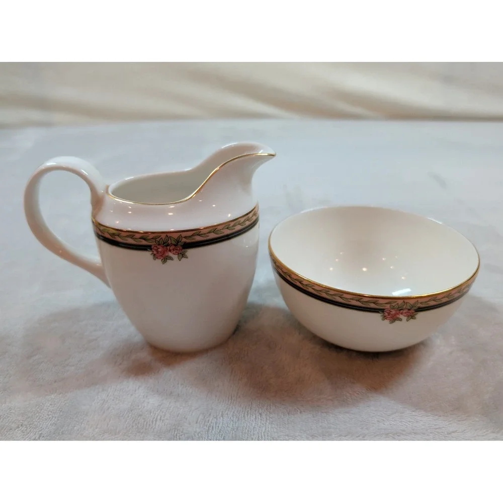 Royal Doulton‎ Lauren New Romance Collection Teapot Creamer and Bowl Set TC 1249